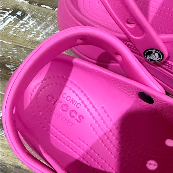 CROCS Women's Bright Pink Sandals - Picture 3 of 7